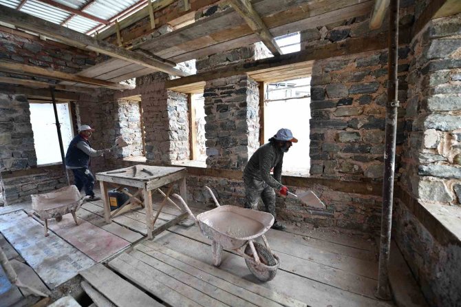 Tarihi Mescid Gün Yüzüne Çıkıyor