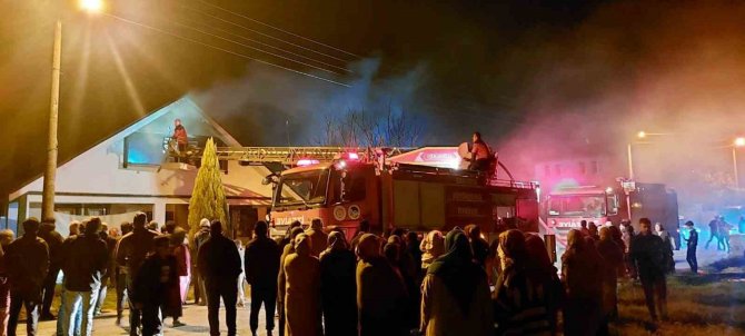 Sakarya’da Evde Çıkan Yangın Paniğe Sebep Oldu