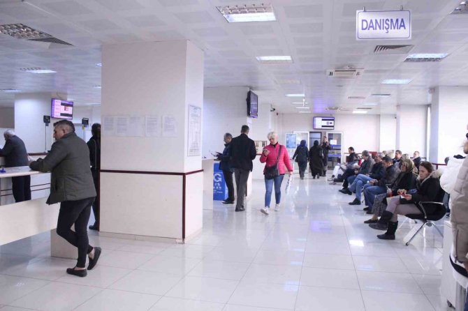 İ̇zmir Sgk’den Eyt’li Vatandaşlara Örnek Hizmet