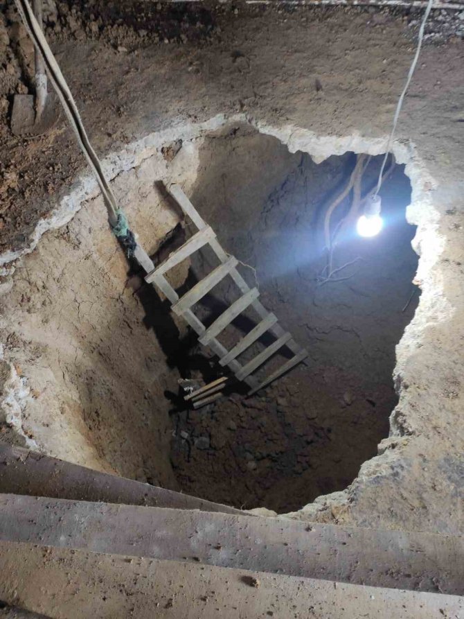 Sinop’ta Kaçak Kazı Yapan 3 Kişi Suçüstü Yakalandı