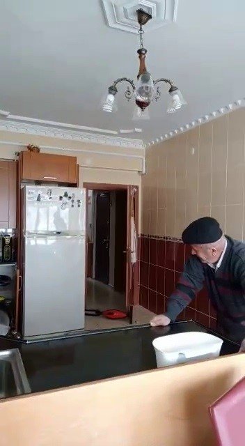 Depreme 7. Katta Yakalandılar, Kaçışlarını Anbean Kaydettiler