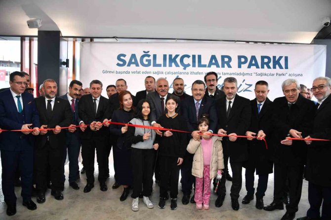 Tıp Bayramı’nda Sağlıkçılar Parkı Hizmete Açıldı