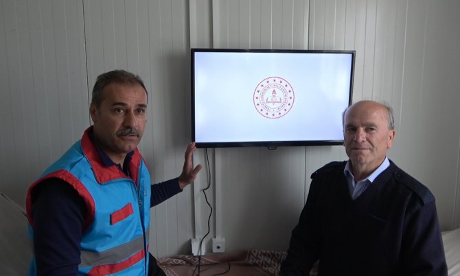 Meslek Liseleri Depremzedelerin Yanında