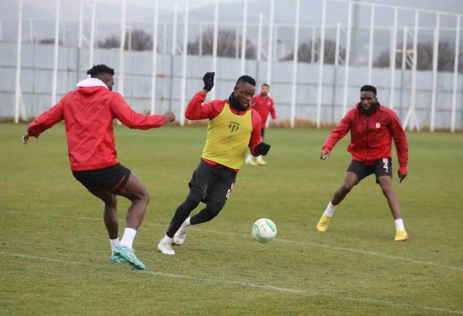 Sivasspor’da, Fiorentina Maçı Hazırlıkları Başladı