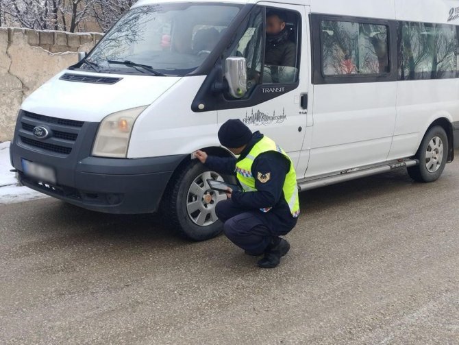 Van’da 382 Araç Trafikten Men Edildi