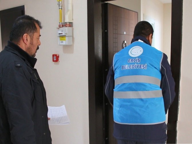 Erciş Belediyesinden Depremzede Ailelere Gıda Desteği