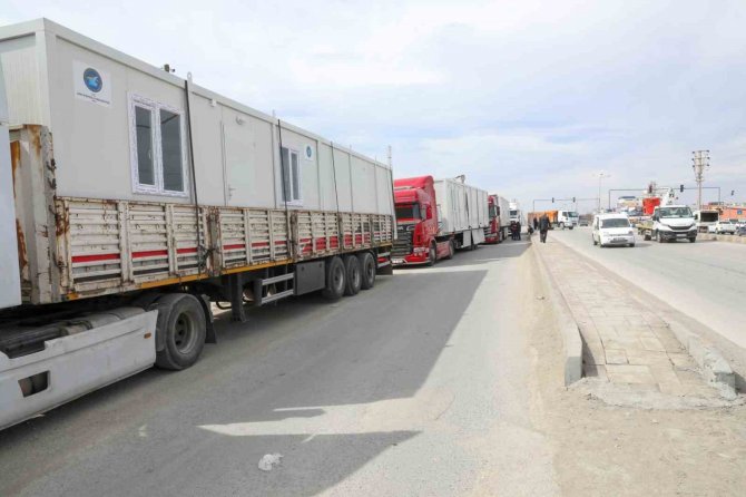 İ̇pekyolu Belediyesinden Deprem Bölgesine Konteyner Desteği
