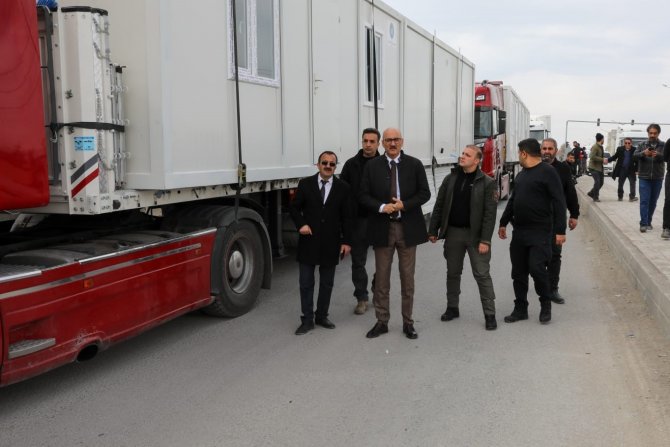 İ̇pekyolu Belediyesinden Deprem Bölgesine Konteyner Desteği