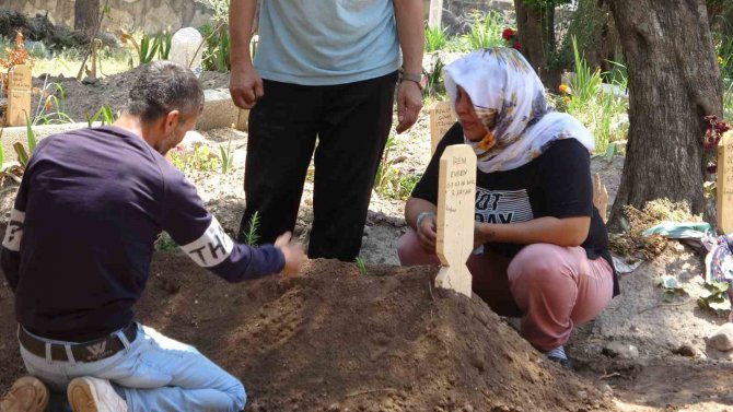 1 Aylık Bebeğinin Annesini 8 Kurşunla Öldüren Koca, İlk Duruşmada Beraatını İstedi