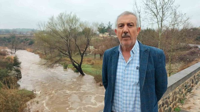 Kurumaya Yüz Tutan Sabun Çayı Yağışlarla Coştu