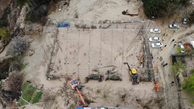 Kayıp 2 Kişinin Arama Çalışması Dron İle Görüntülendi