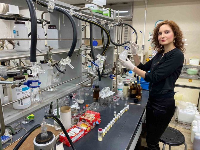 Eczacılık Fakültesi Öğretim Üyelerinden Büyük Başarı