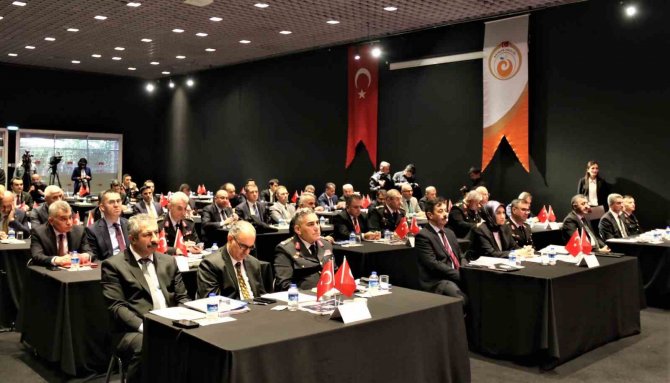 İ̇çişleri Bakan Yardımcısı Ersoy: “18 Yaşından Küçüklerin Seçim Materyali Dağıtmasına İzin Vermeyeceğiz"
