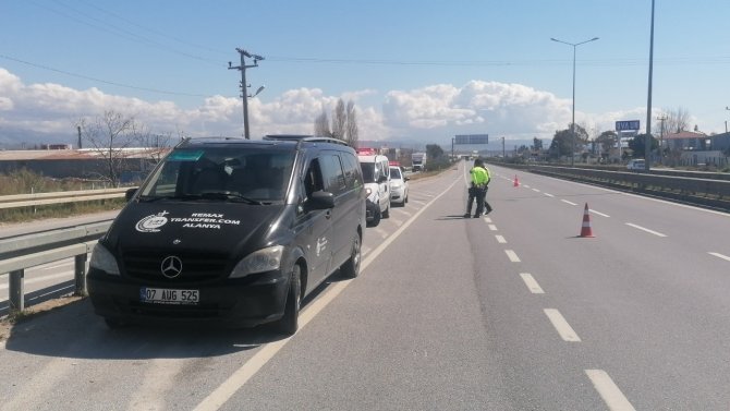 Alkollü Araç Kullanmaktan Ehliyetini Kaptıran Sürücü Polise Yakalandı