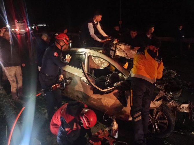 Bandırma’da Trafik Kazası: 1 Ölü, 2 Yaralı