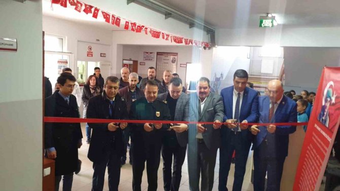 Şehidin Fotoğraf Sergisi Adının Verildiği Okulda Açıldı