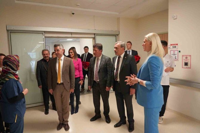 Başkan V. Subaşı Doktor Ve Sağlık Çalışanları İle Bir Araya Geldi