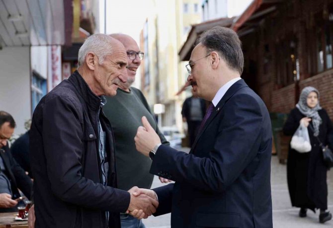 Vali Kızılkaya Vatandaşların Dertlerini Dinledi