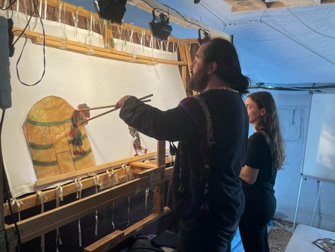 Çadır Kentin Çocukları Karagöz Ve Hacivat’la Eğlendi