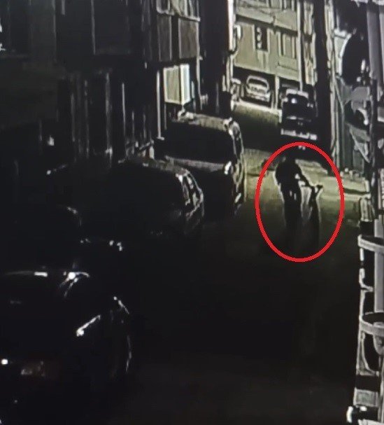 Bursa’da Pişkin Hırsız Güvenlik Kameralardan Kaçamadı