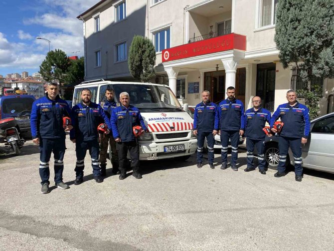 Tdv Bartın Arama-kurtarma Ekibi Depremde 17 Vatandaşı Sağ Kurtardı
