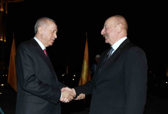 Cumhurbaşkanı Erdoğan, Azerbaycan Cumhurbaşkanı Aliyev İle Bir Araya Geldi