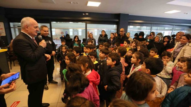 Derince’de Yüzme Bilmeyen Kalmayacak