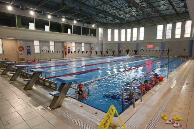 Derince’de Yüzme Bilmeyen Kalmayacak