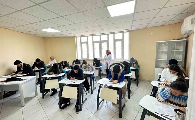 Depremin Ardından Bilgievi Ve Akademi Lise’de 15 Bin Öğrenciye Yoğun Ders Programı