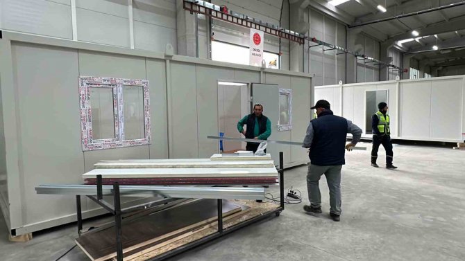 Seri Üretime Geçildi: Günde 75 Konteyner Üretiliyor