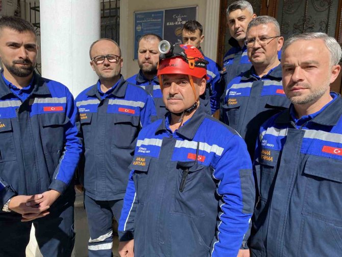 Tdv Bartın Arama-kurtarma Ekibi Depremde 17 Vatandaşı Sağ Kurtardı