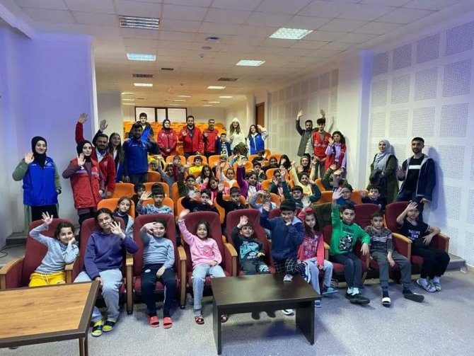 Elazığ Gsb, Küçük Kalpleri Güldürmeye Çalışıyor