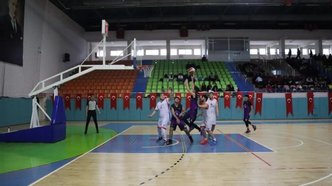 Elazığ’da Gençler Basketbol İ̇l Şampiyonası Tamamlandı