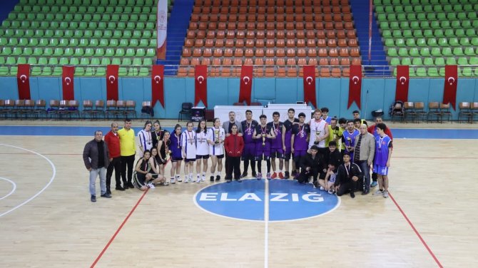 Elazığ’da Gençler Basketbol İ̇l Şampiyonası Tamamlandı