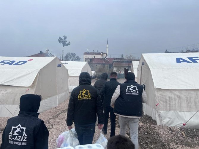 Elaziz-der Deprem Bölgesinde Yardımlara Devam Ediyor