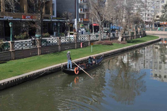 Güneşi Görüce Gondol Turu Yaptılar