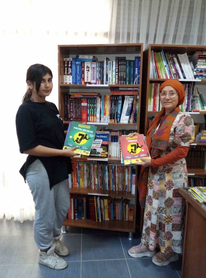 Fatih Mahallesi’nde Öğrenciler Her Ay 100 Kitap Okunuyor