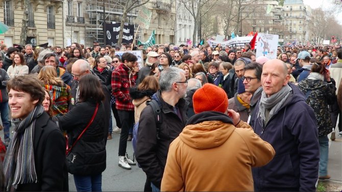 Fransa’da Halk Emeklilik Reformuna Karşı Bir Kez Daha Sokakta