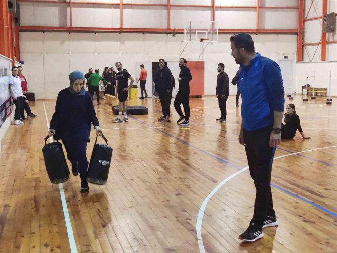 Bu Kursta 12 Genç Hayallerindeki Mesleğe Kavuştu