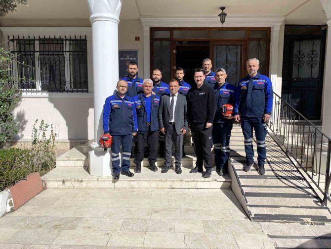 Tdv Bartın Arama-kurtarma Ekibi Depremde 17 Vatandaşı Sağ Kurtardı