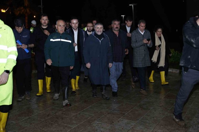 Bakan Nebati Ve Bakan Kirişci Afet Bölgesinde Çalışmaları Takip Etti