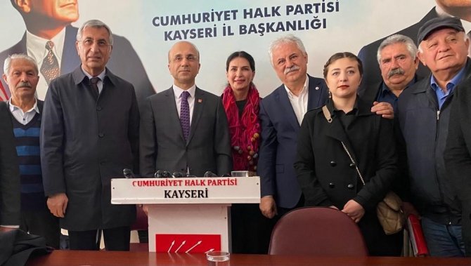 Chp’de Aşkın Genç, Aday Adaylık Başvurusunu Yaptı