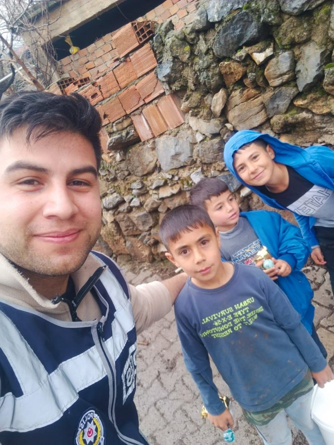 Karabük Emniyeti Yaraları Sarmaya Yardım Ediyor