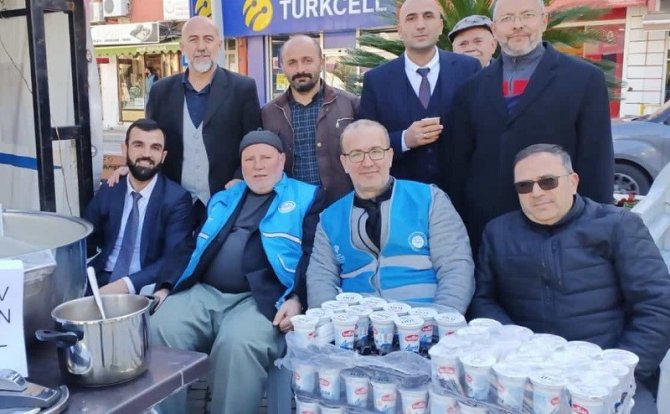 Edremit İ̇lçe Müftülüğü Depremzedeler İçin Meydanda Çadır Kurdu