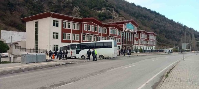 50’den Fazla Kişi Yakalanmıştı, ’Yıldırım Operasyonu’nun Şüphelileri Adliyeye Sevk Edildi