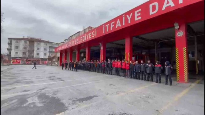 Kayseri Büyükşehir İ̇tfaiyesi Şimdi De Sel Bölgesinde