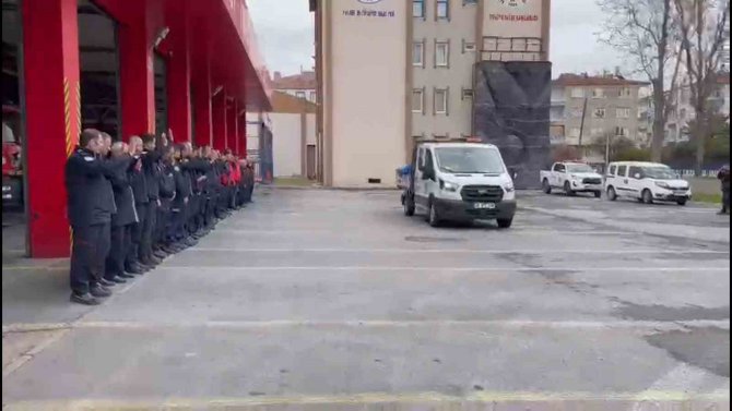 Kayseri Büyükşehir İ̇tfaiyesi Şimdi De Sel Bölgesinde