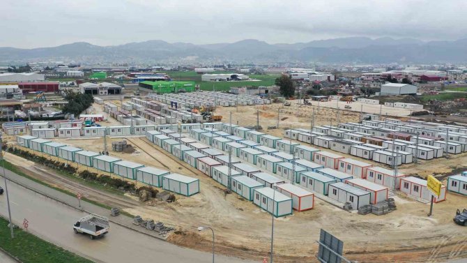 Hatay’daki Konya Konteyner Kentte 349 Konteynerin Yerleşimi Tamamlandı