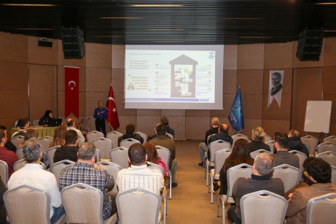 Küçükçekmece Belediyesi’den Personele Afet Farkındalık Eğitimi