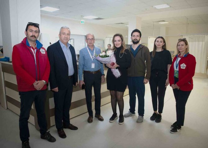 Kuşadası Belediyesi, Sağlık Çalışanlarının Gününü Kutladı